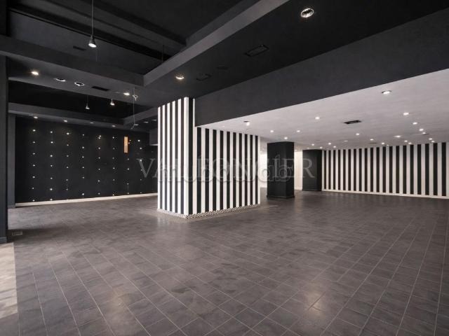 Local commercial à louer 214m2 – Forte visibilité Bd Ghandi, Casablanca