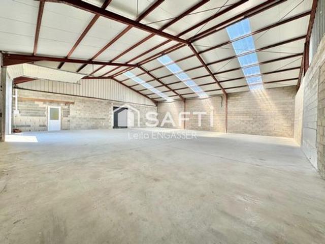 Local commercial à louer 220m2 Toutes activités