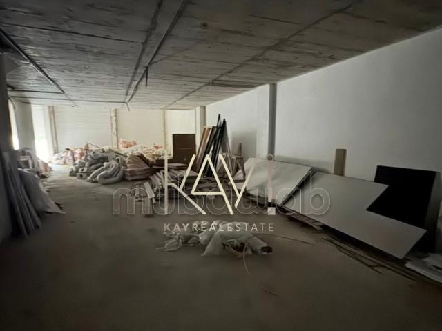 Local commercial à louer – 600 m² – Quartier Iberia
