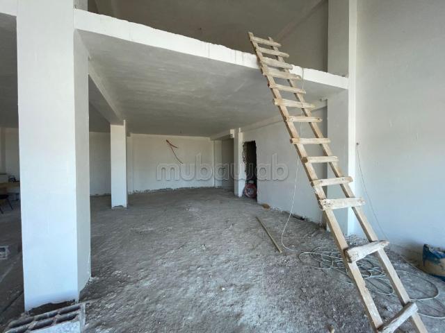 Local commercial à vendre à Al Massar 2 façades
