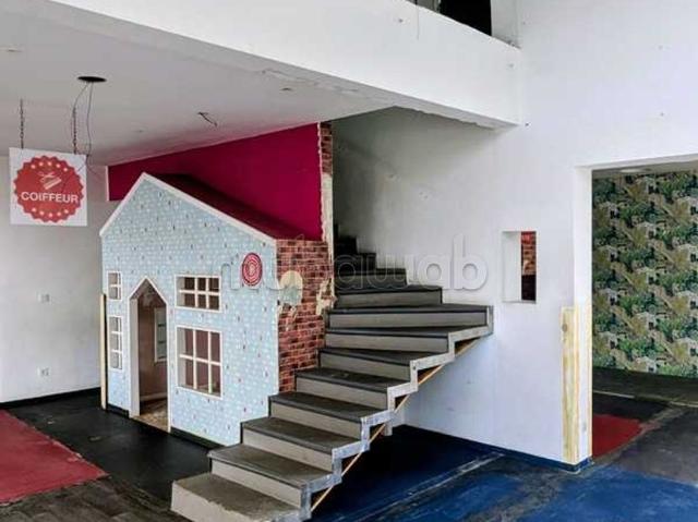 Local commercial à Louer de 159.0 m² à Casablanca, Racine