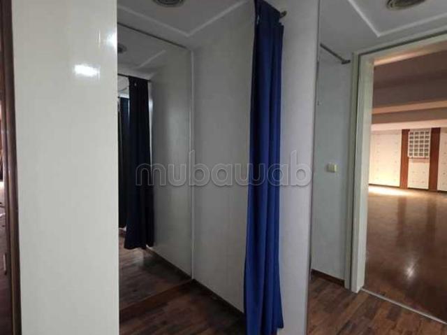 Local commercial à Louer de 233.0 m² à Rabat, Agdal