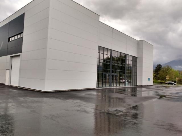 Local commercial à louer proche de CHAMBERY 73 576 m²