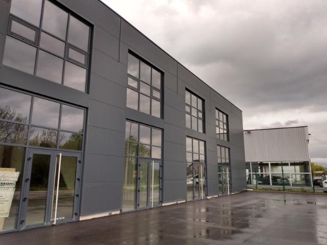 Local commercial à louer proche de CHAMBERY 73 380 m²