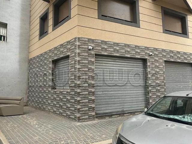 Local commercial a vonder avec deux facades