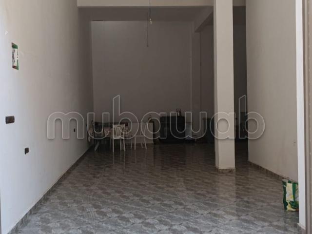 Local commercial à vendre à Derb Lfath. Superficie 184 m²