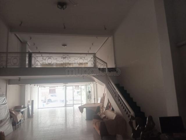 Local commercial à vendre à Triangle d'Or. Surface de 228 m²