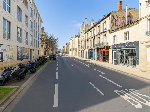Local commercial à vendre