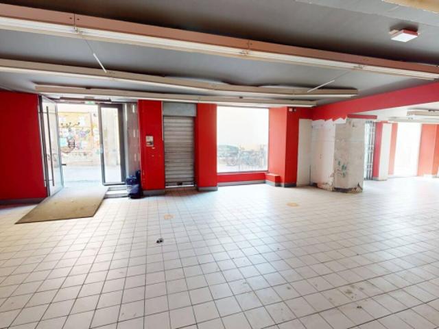 LOCAL COMMERCIAL À VENDRE CREST 26400