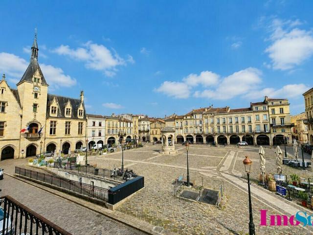 Local commercial à vendre Libourne centre Place commerçante