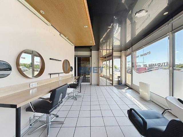 Local commercial A VENDRE POINCARE / CLEMENCEAU