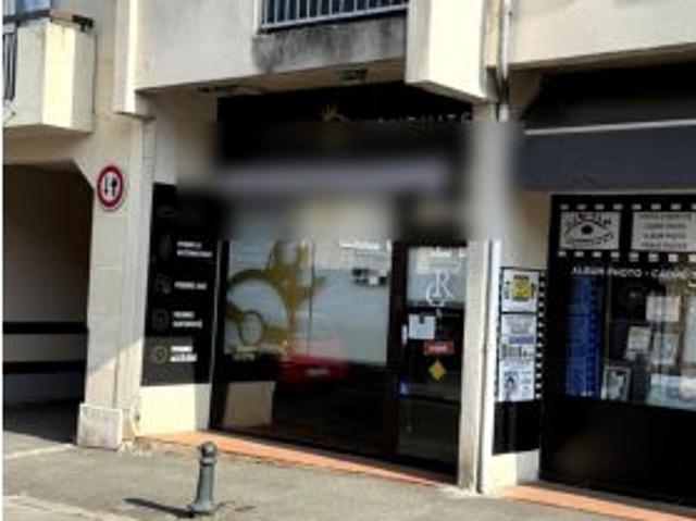 RAMBOUILLET Centre ville Murs de Boutique À Vendre