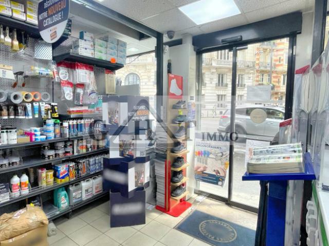 LOCAL COMMERCIAL À VENDRE – 68 m² – PARIS 9ème