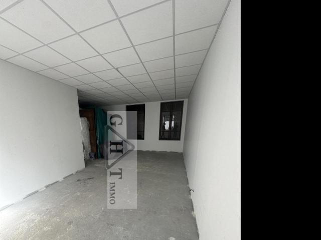 LOCAL COMMERCIAL À VENDRE