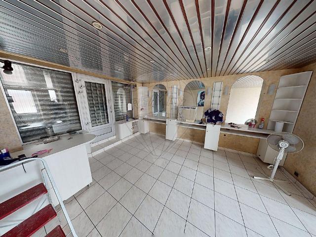 Local Commercial à vendre