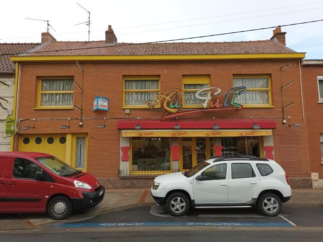 Local commercial +appartement à Vieux Condé
