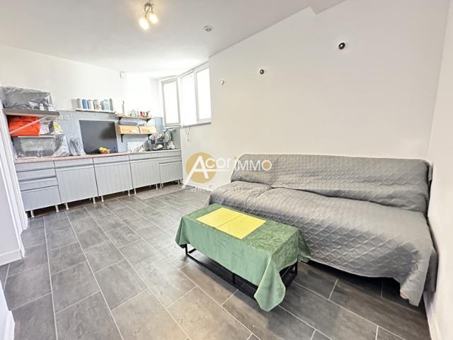 Local Commercial Appartement T2 54,6m2 Garage