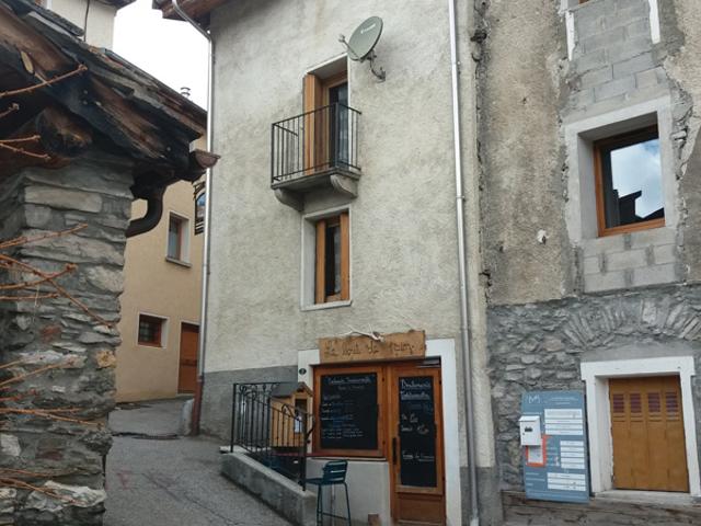 Local commercial + appartement type 2