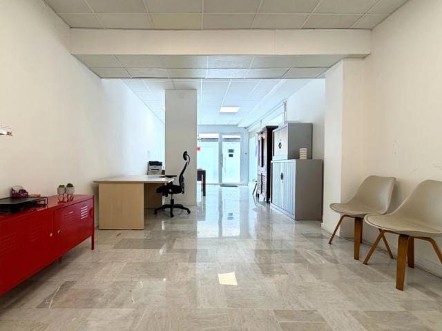 LOCAL COMMERCIAL / BUREAU LIBRE