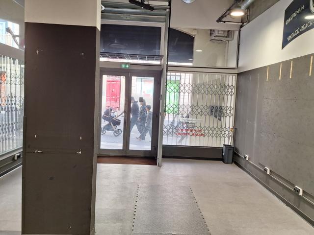 LOCAL COMMERCIAL BD LEDRU ROLLIN / JEU DE PAUME