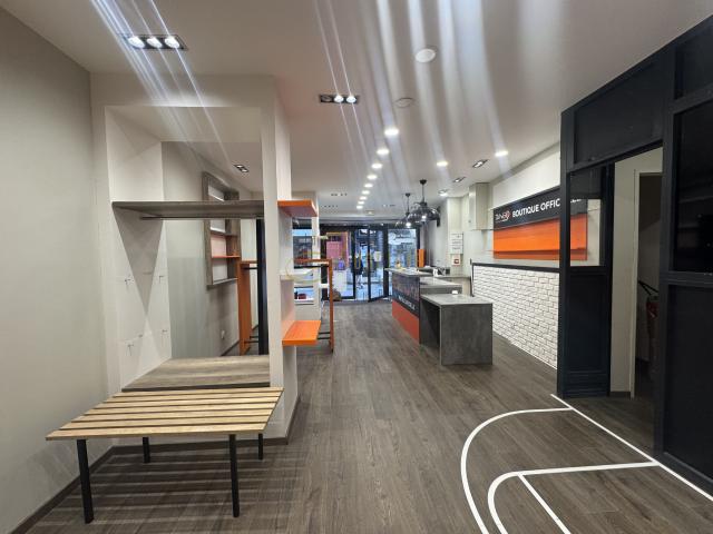 Local commercial boucle marchande rue Mirebeau