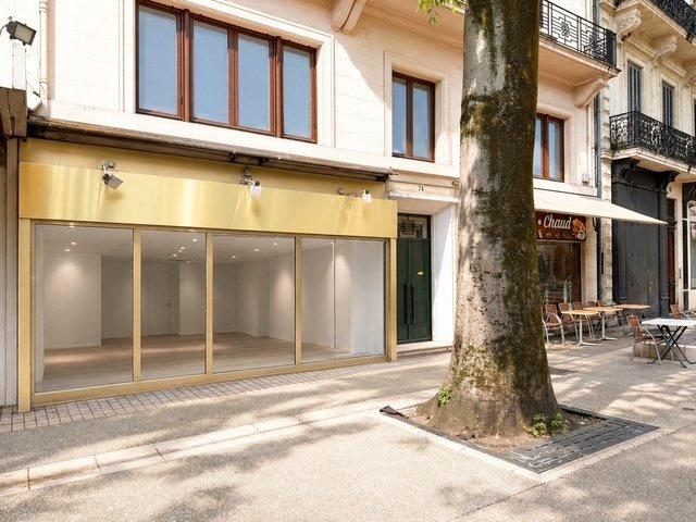 LOCAL COMMERCIAL BOULEVARD GAMBETTA NÎMES