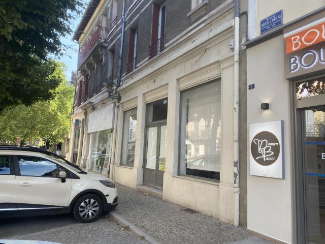 Local commercial centre Lamastre avec vitrine