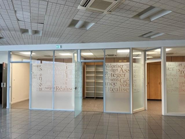 LOCAL COMMERCIAL CHAMPFORGEUIL