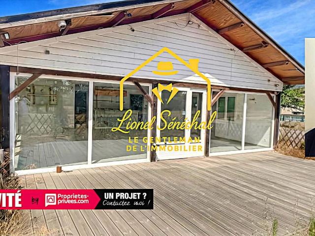 Local commercial climatisé MURS et FONDS DE COMMERCE de 130 m2 avec 2 terrasses extérieures sur une parcelle de 2 000 m2