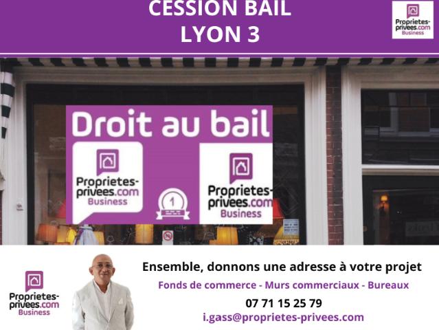 Local commercial d'angle à fort passage