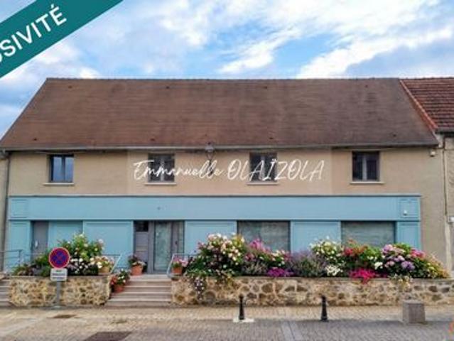 local commercial de caractère 295 m2 +cave+combles