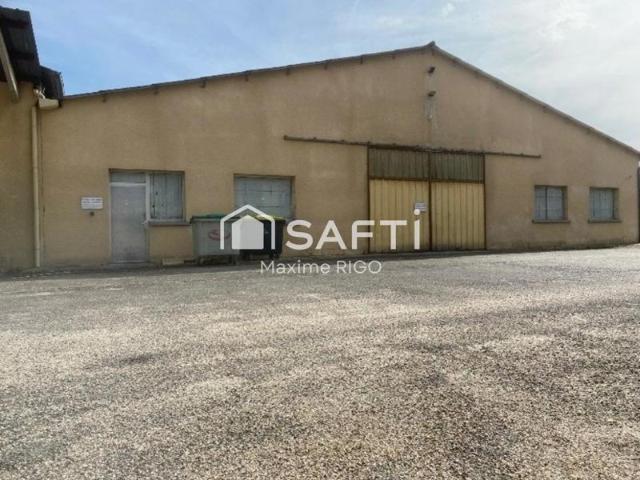 Local commercial de 1400m² Virazeil