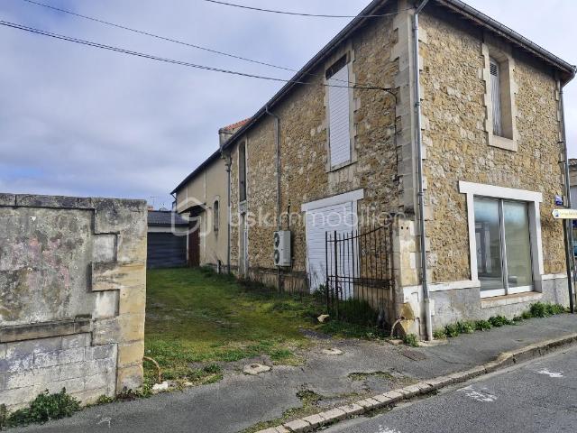 Local commercial de 150m2 + un garage de 358m2 au cœur de Bergerac