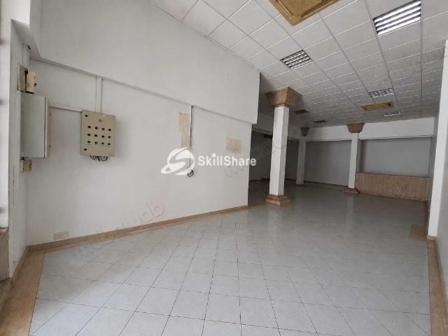 Local commercial de 180 m² à louer – Benslimane