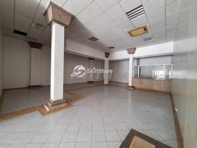 Local commercial de 180 m² à louer – Benslimane