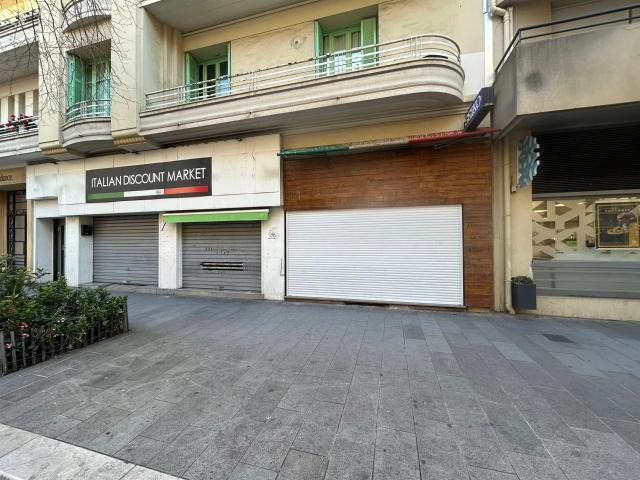 Local Commercial de 136,7 m² – Une Adresse Stratégique au Cœ. 136m² Nice