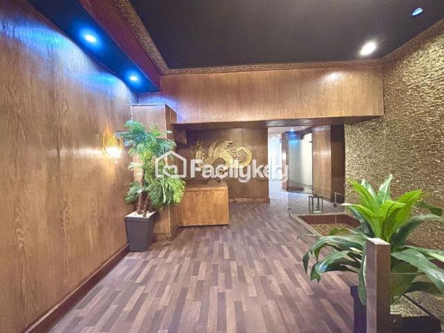 Local commercial de 400 m² à Casablanca