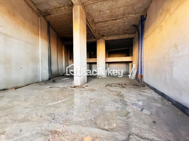 Local commercial de 550 m² à Casablanca
