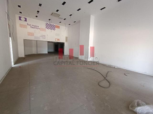 Local commercial de 700m2 à la location en plein Bd Abdelmoumen