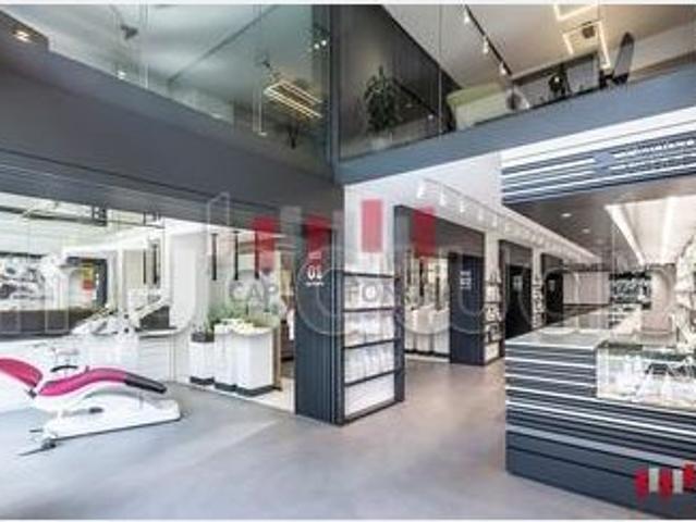Local commercial de 720m2 à la location en plein boulevard à Racine