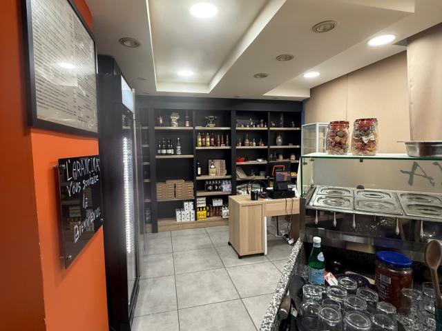 Local commercial de 90 m2 à Wittenheim centre vendu loué