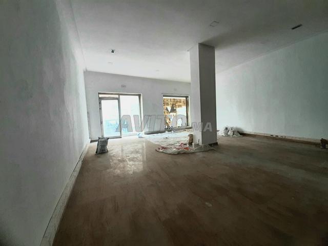 Local commercial de 92 m² à Beauséjour Yacoub Mansour