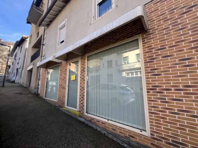 Local commercial d'environ 38.00 m2