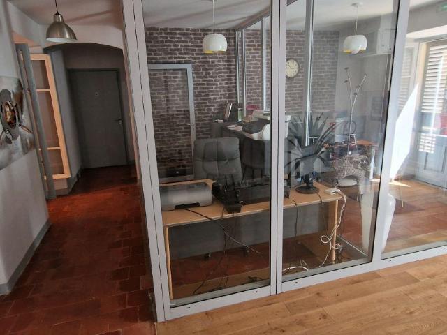 Local commercial d'environ 75.00 m2