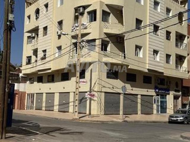 Local commercial deux façades à louer à Beni Mellal, superficie 300 m²