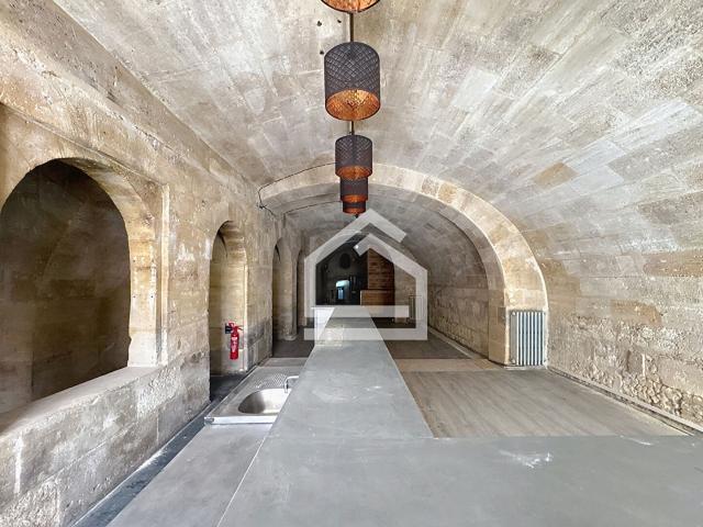 Local commercial d'exception avec extraction Quartier des Chartrons Bordeaux