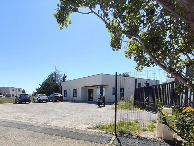Local Commercial En Activite / Rentabilite 131m² Saint Alexandre
