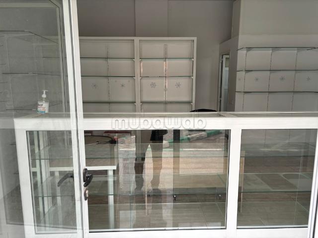 Local commercial en vente à Victoria. Surface de 31 m²