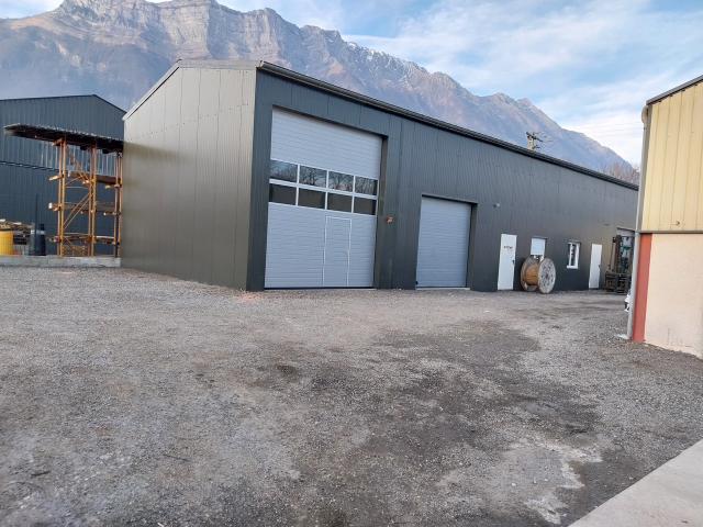 Local commercial en zone industrielle
