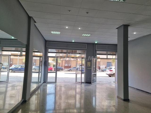 Local commercial idéal pour les Showrooms